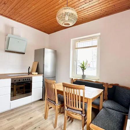 Gemuetliches 3-raum-nest Im 2.og Apartman